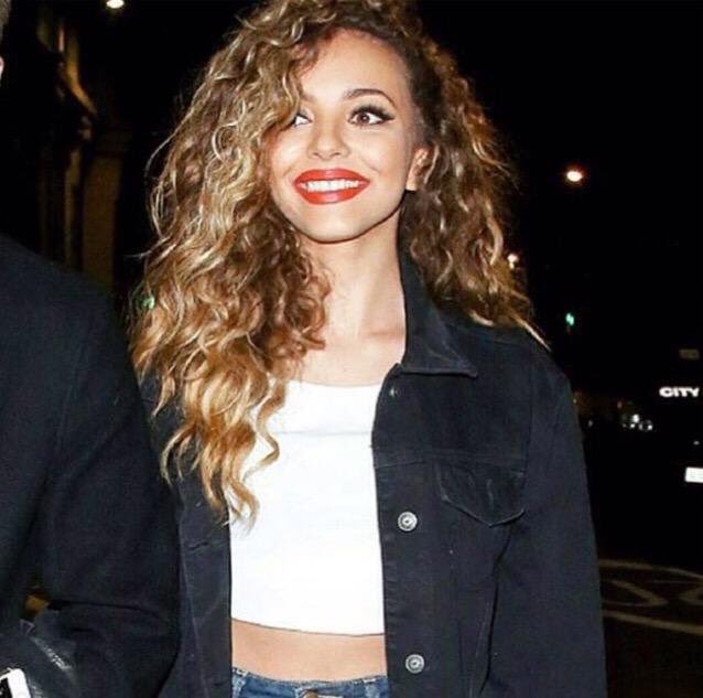 thebestofjerrie's tweet photo. curly hair jade is a blessing https://t.co/YomFkXa47n