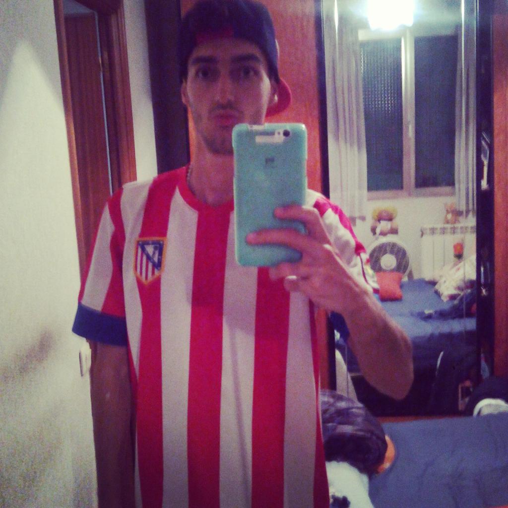 Josiitocosplay's tweet photo. #atleticoVCF #AtletiValencia #AtleticoMadrid #domingonoche #rojiblancacapital https://t.co/ZoRTDQMmJf