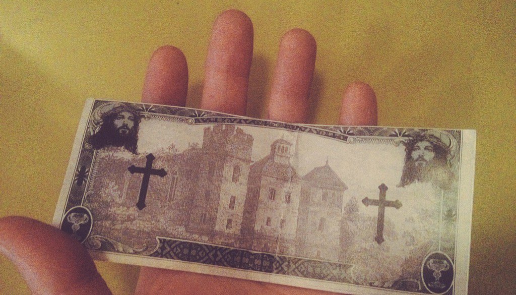 baskinthemovie's tweet photo. #SisterHell bucks are currency at @sheffhorrorfest, @fredrikshana❗️
💸💸💸 #CelluloidScreams https://t.co/iUfkfq8tOB