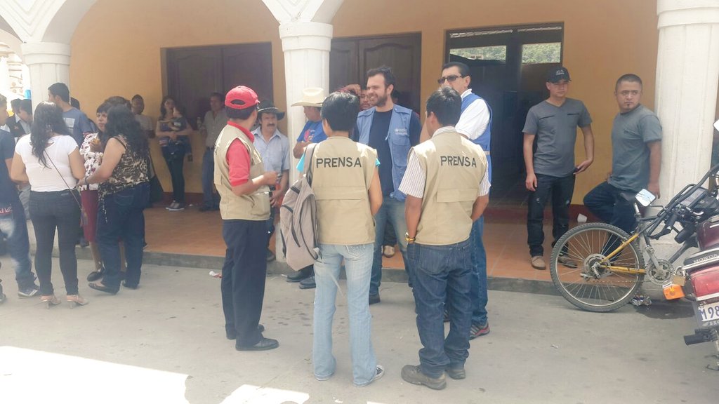 Oacnudh_GT's tweet photo. Intercambio con #periodistas cubriendo #Elecciones2015 en departamento de Huehuetenango. https://t.co/M5o3CS51Qy