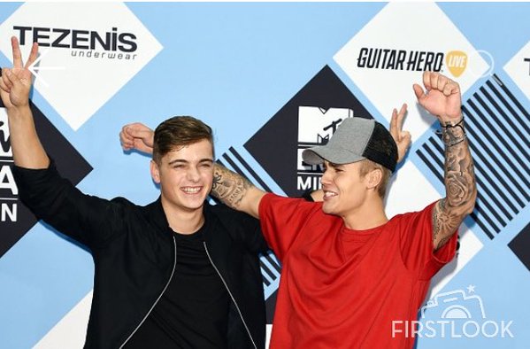 crfadrielle's tweet photo. ELE TÁ FELIZ EU TO FELIZ TÁ TUDO MARAVILHOSO #TheKingBieberIsBack https://t.co/6dvGuFAFWn