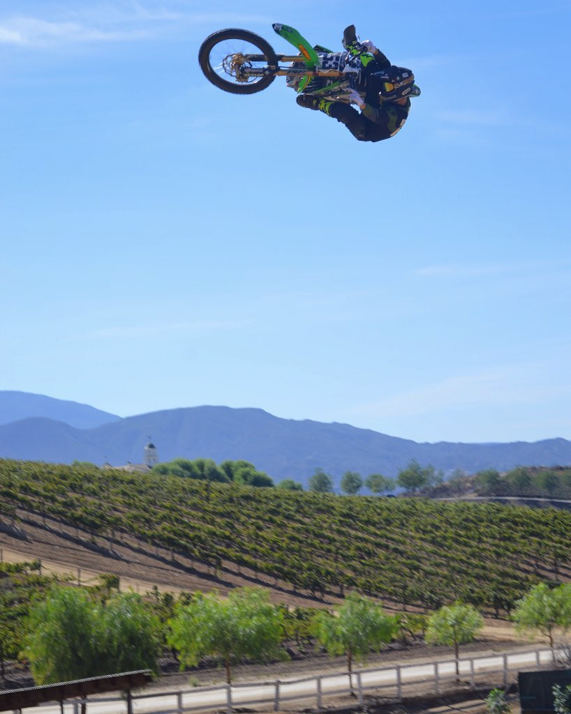 WilBPhotography's tweet photo. @TylerBereman throwing it down at #Fitzland the other day #WillBPhotography https://t.co/S215UHmjyr