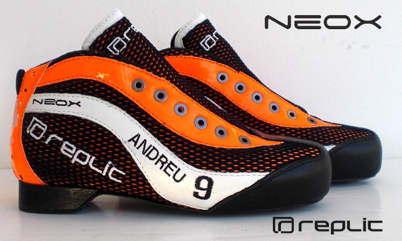 ReplicHockey's tweet photo. @Andreutt9 ya disfruta de sus nuevas botas Replic Neox.Comodidad maxima para un goleador de la #OKLliga suerte crack https://t.co/6m74Jj9uag