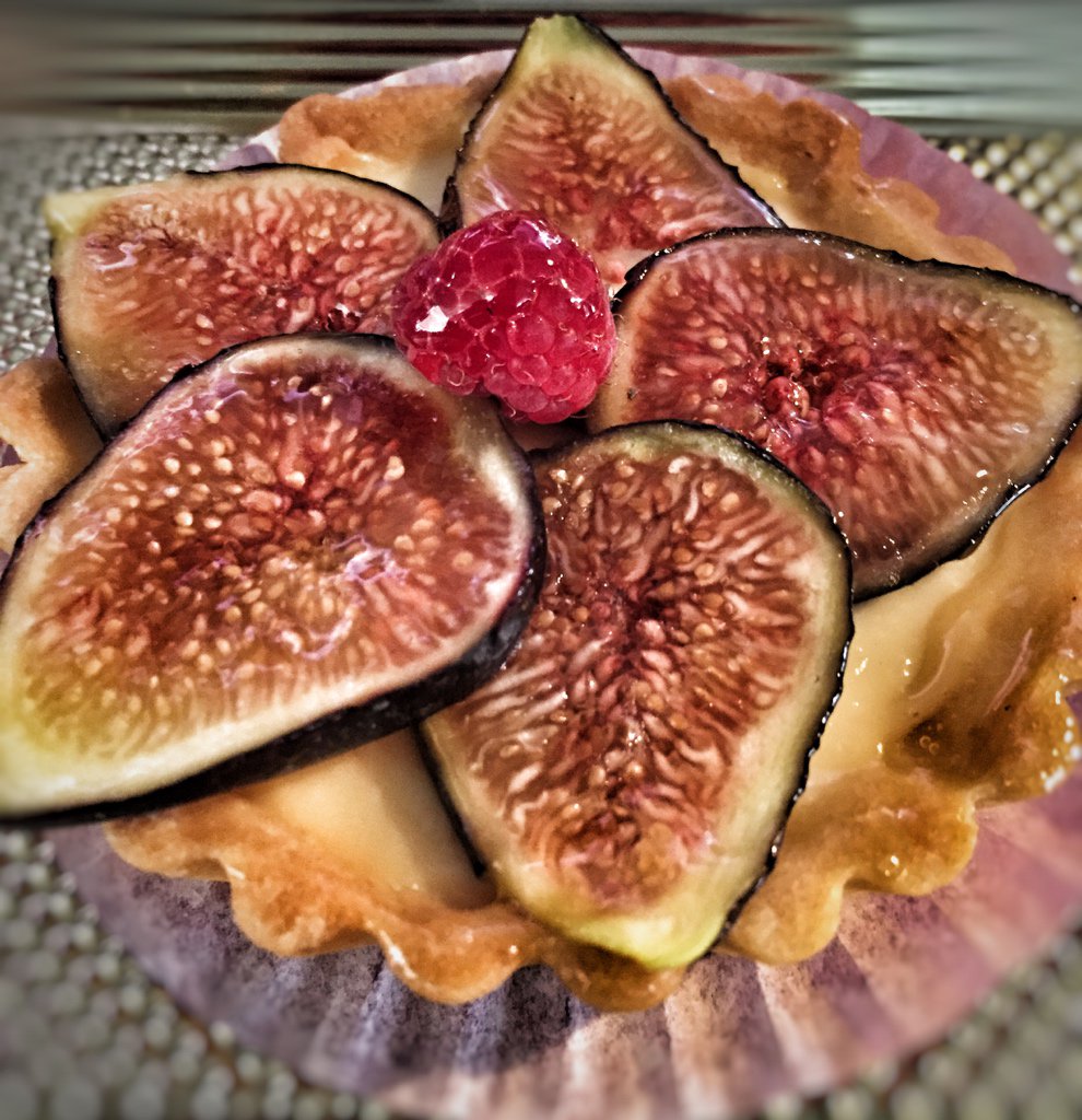 ¿Un postre? Visita a <a href="/PaolaOlayo/">Paola Olayo</a> en #Local777, ¡todavía llegas!