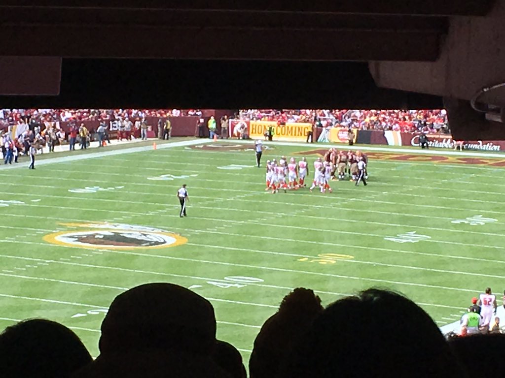 MariaMukthi's tweet photo. At the game #httr #redskins 🏈 https://t.co/eMXmGzY2Mm