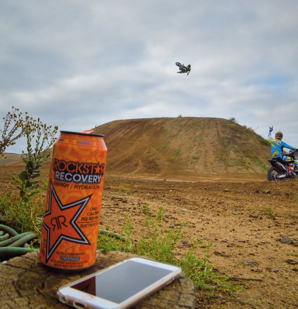 WilBPhotography's tweet photo. The daily life of @ronniefaisst #backyardsession @rockstarenergy #WillBPhotography https://t.co/yvCRoOpRVf