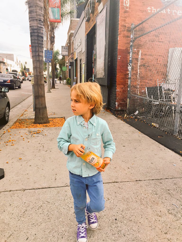 PhilosophieMama's tweet photo. Walking in hollywood with my sweet Kai. #jaffekids @KeVitaDrinks https://t.co/b2XPqrXcVx