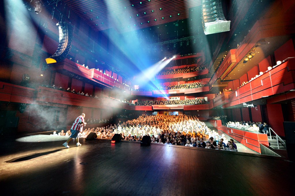 fluffyguy's tweet photo. Thank u Iceland 😃 #GabrielIglesias #UnityThroughLaughter #FluffyBreaksEven https://t.co/PKyhzcRLLF