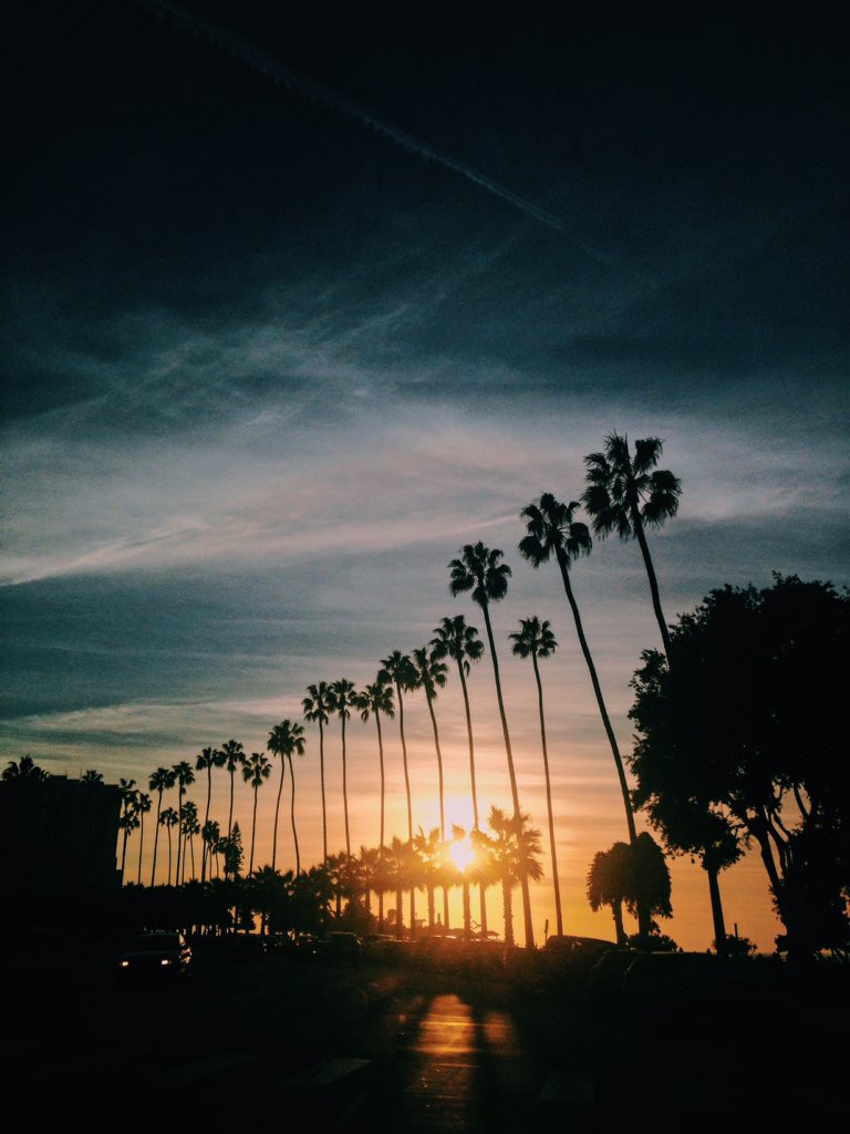 che_voo's tweet photo. Your good people blessed me. Your waves & winds refreshed me. Your food filled me & your skies wowed me. #goodbyeSD https://t.co/4wVfw0T1dU