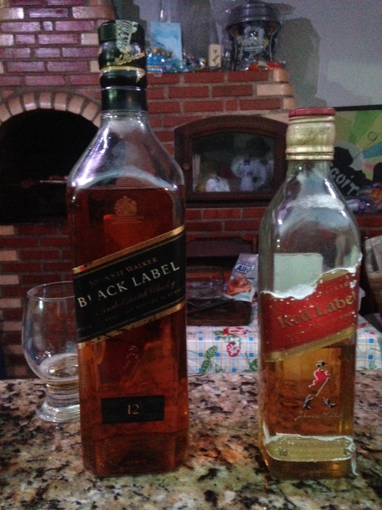DaianaMonteiro_'s tweet photo. Domingueira... #deblack https://t.co/lgF6f1pDMk