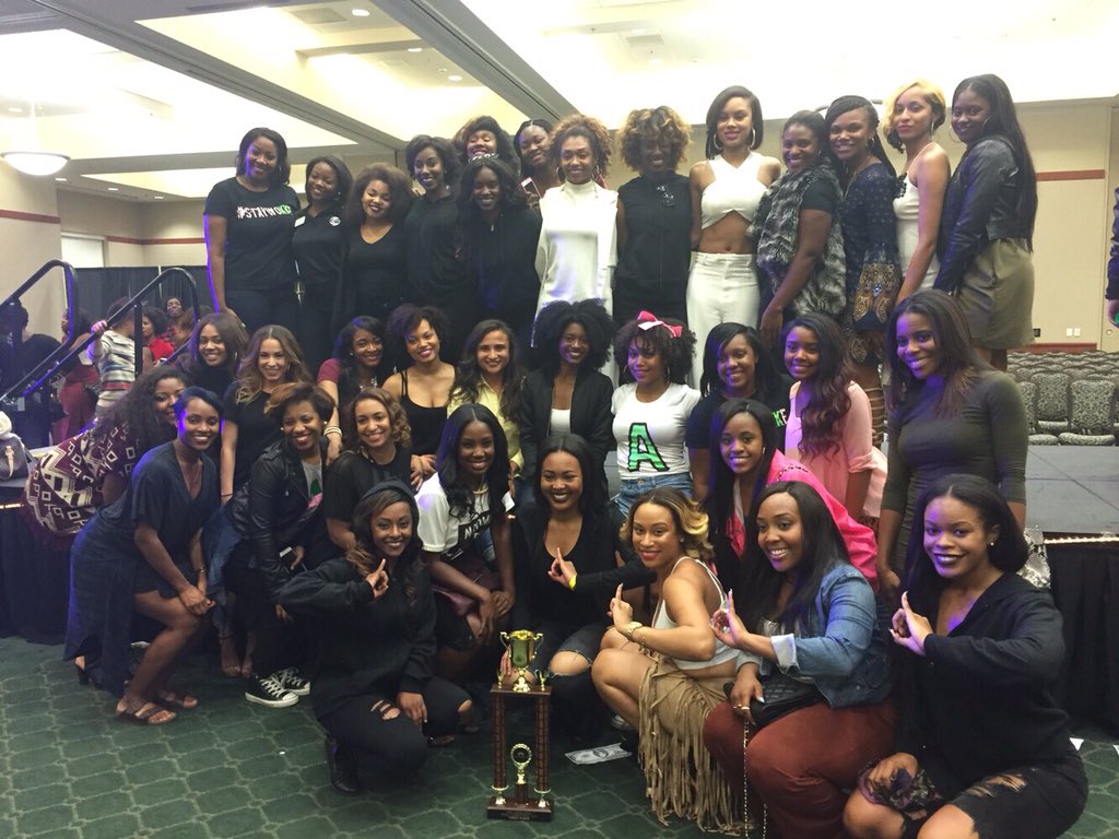 KappaKappa_AKA's tweet photo. 2015 stroll competition CHAMPS #NoMercy #ForeverKK 💁🏾💗💚 #RUNotentertained https://t.co/yh0DRBj7TT