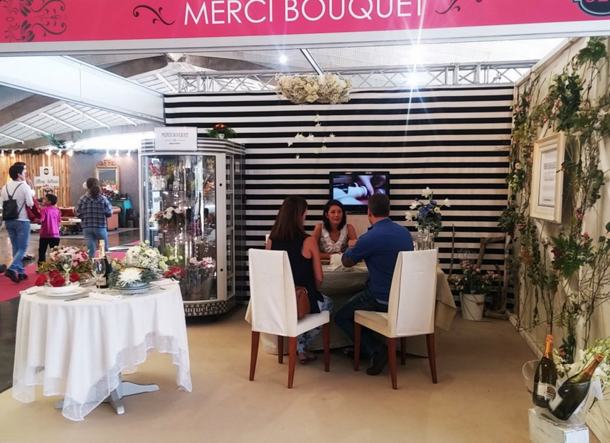 MerciBouquet24h's tweet photo. Gracias a todos los visitantes que se han acercado a nuestro stand #Feboda2015. Empresa recomendada en @bodasnet :-) https://t.co/eLwzIISMQX