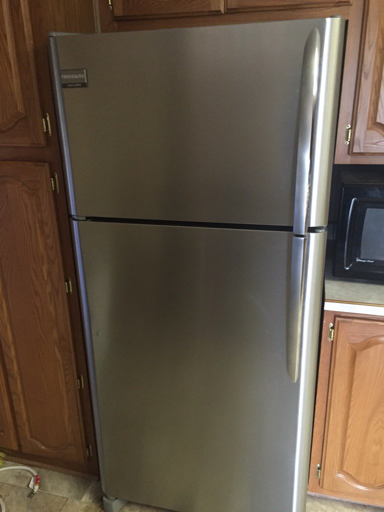 schauer_jesse's tweet photo. New fridge installed https://t.co/kVdjH6h3U5