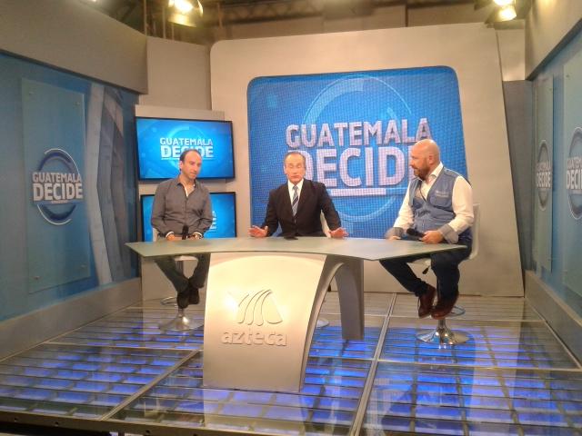 Oacnudh_GT's tweet photo. Ahora @aztecaGuate entrevista @JDeLeonDuque y @Albrunori sobre desarrollo en el proceso electoral. #Elecciones2015 https://t.co/91feVwnRpS