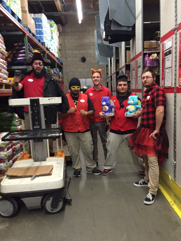 MeredithlLewis's tweet photo. The Backroom Boys #Spooktacular   #T0230🍊🎯 @CynthRobles @meladam2122 @RaquelSapphire https://t.co/6c0r2HGgka