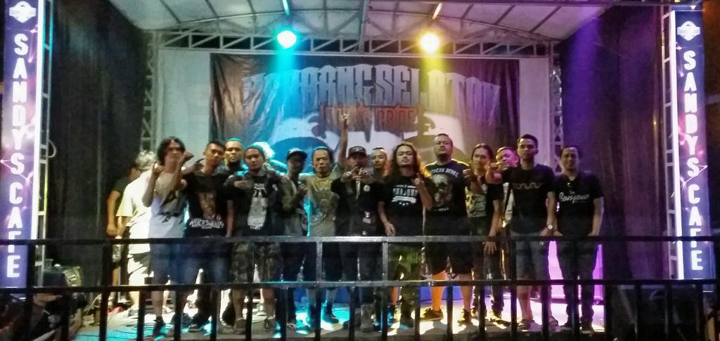 Trima kasih to teman" 'Gerbang Selatan' atas segala kebersamaan nya.. tadi malam

*Kabeh Dulur Lain Batur..