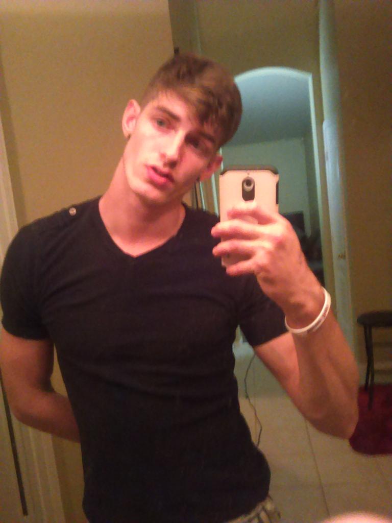 TW Pornstars Dakota Bryson Twitter Love You All Shoutout RT Follow 4 48 AM  26 Oct 2015sexiezpix Web Porn