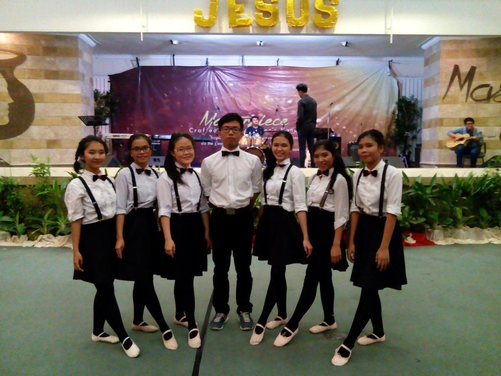 RirinDess's tweet photo. Tetap jadi saksi Kristus yang mulia...
Because we're "MASTERPIECE of GOD"
Youth camp UPH 2015 https://t.co/DUantKB3FK