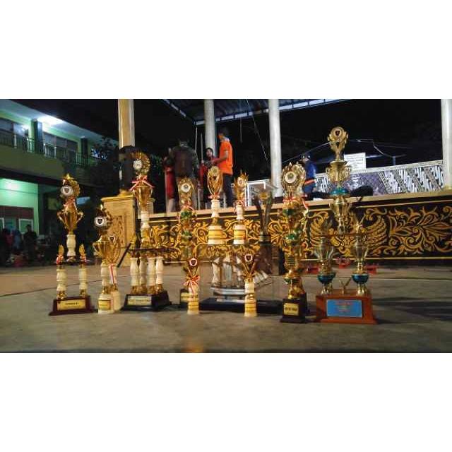 SATDIVERS's tweet photo. alhamdulillah, atas nikmat yg diberikan. SDV mempersembahkan 12 piala dgn 8 kategori. do the best from the best... https://t.co/pfd2yG5mD8