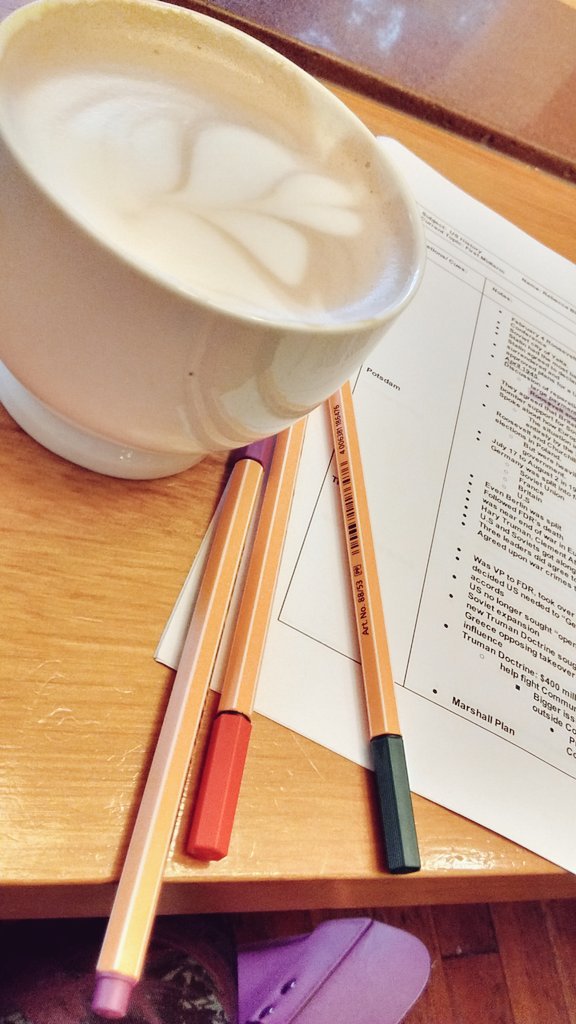 Becca_E_B's tweet photo. Studying at Vero Espresso is heaven ☕😊🍁 https://t.co/147Lbfu645