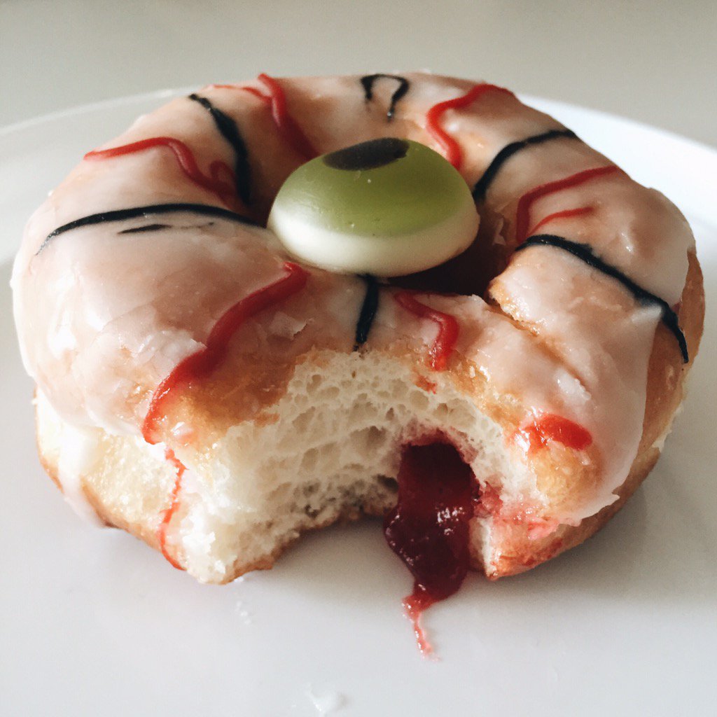 sarahlianhan's tweet photo. Halloween donut by @MilkBar_CafeIsh 👻 https://t.co/nLapeCY7eD