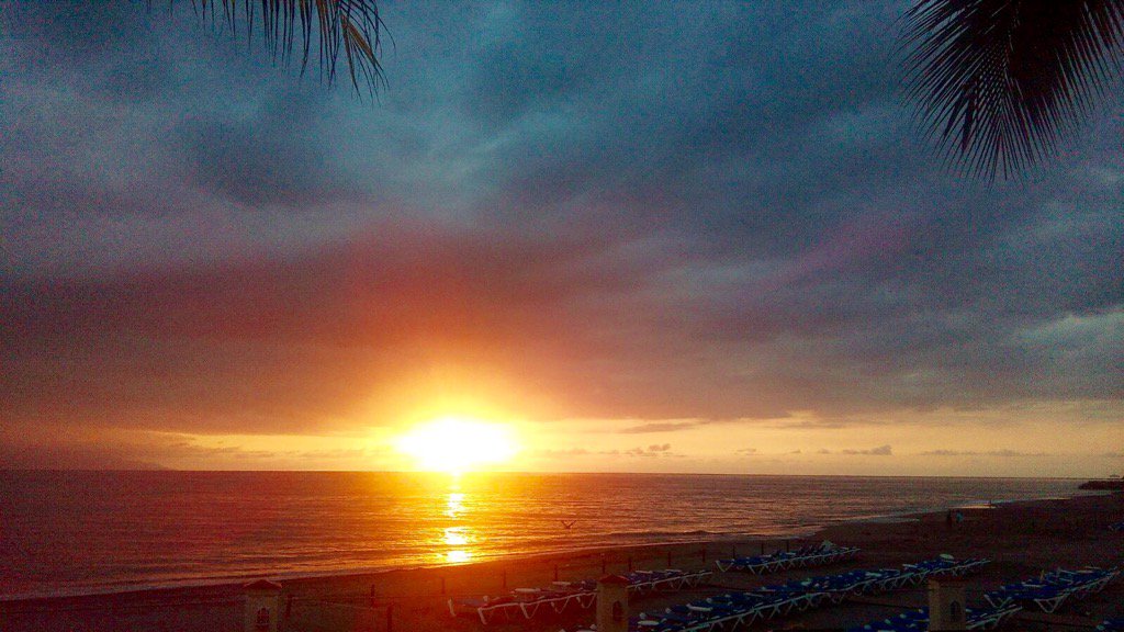 marriottpv's tweet photo. Ending the weekend with an incredible sunset! #lovepv #puertovallarta 🌅📷 https://t.co/RTGowX2JDE