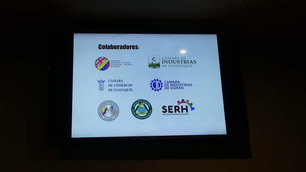 LogronoGrecia's tweet photo. Gracias @Cemdes invitacion #DialogoconLideres @uees_ec  excelentespanelistas ! @serh_ec comprometido con su gestion! https://t.co/54UiI4YKk6
