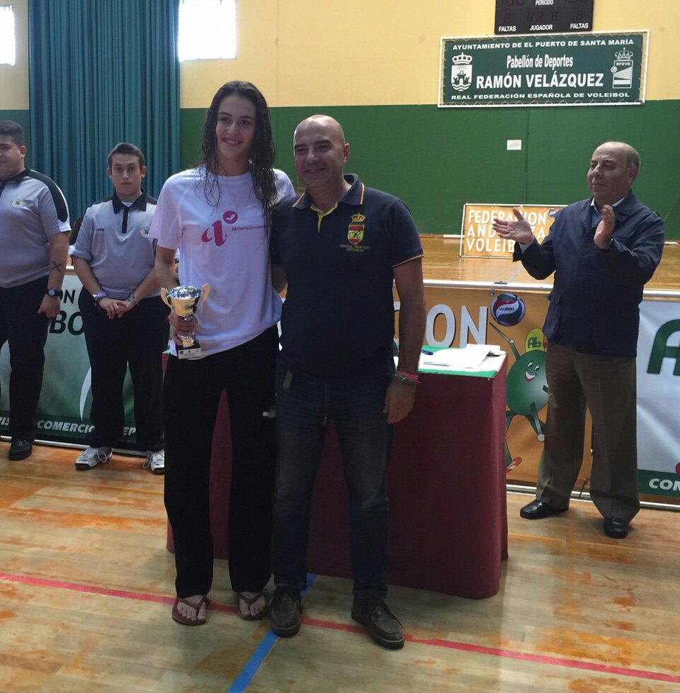Mintonette_Alme's tweet photo. Copa Federación, trofeo "Manuel Árias", CAMPEONAS sénior femenino.
Paula García mejor jugadora. https://t.co/bRVCgw8ofl