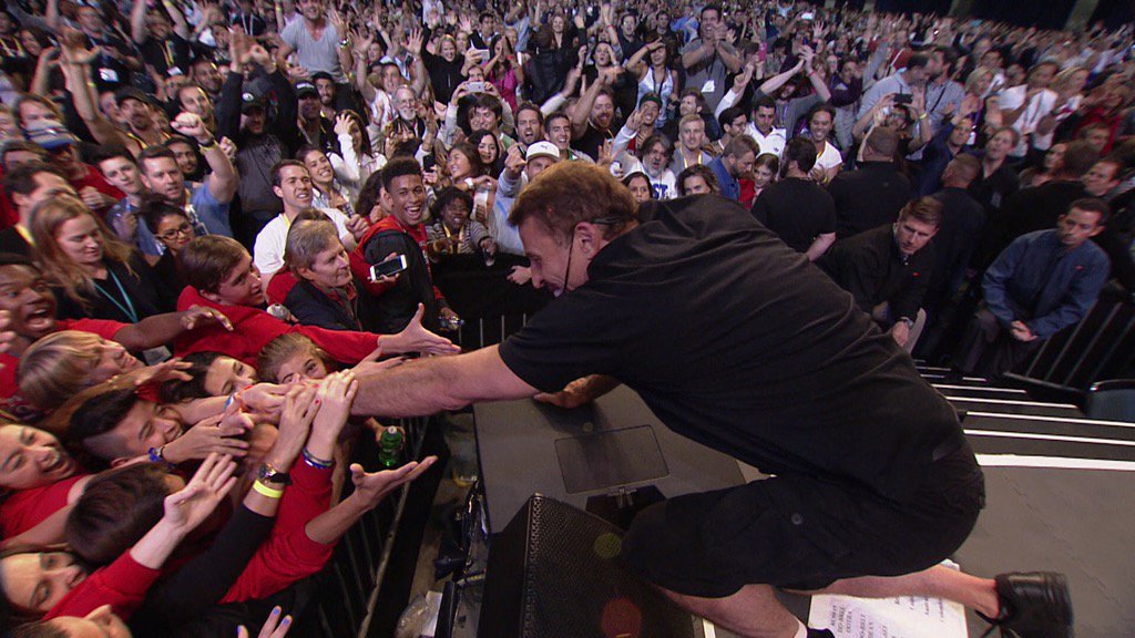 TonyRobbins's tweet photo. Thank you to everyone who made this the largest domestic UPW ever! 10 thousand people from 65 countries!
#UPWLA2015 https://t.co/JsOU12g5Ot