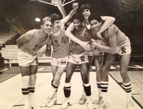 KlayThompson's tweet photo. The NBA family lost a great guy today. RIP Flip. Sending my condolences to his team and family https://t.co/tu07ZXCjTA
