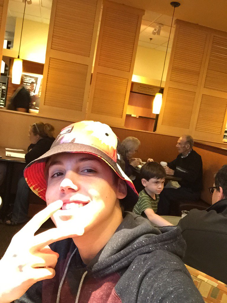 MatthewEspinosa's tweet photo. YESSS I LOVE THEM. GO ELDERLY https://t.co/Nbp7BRtVFB