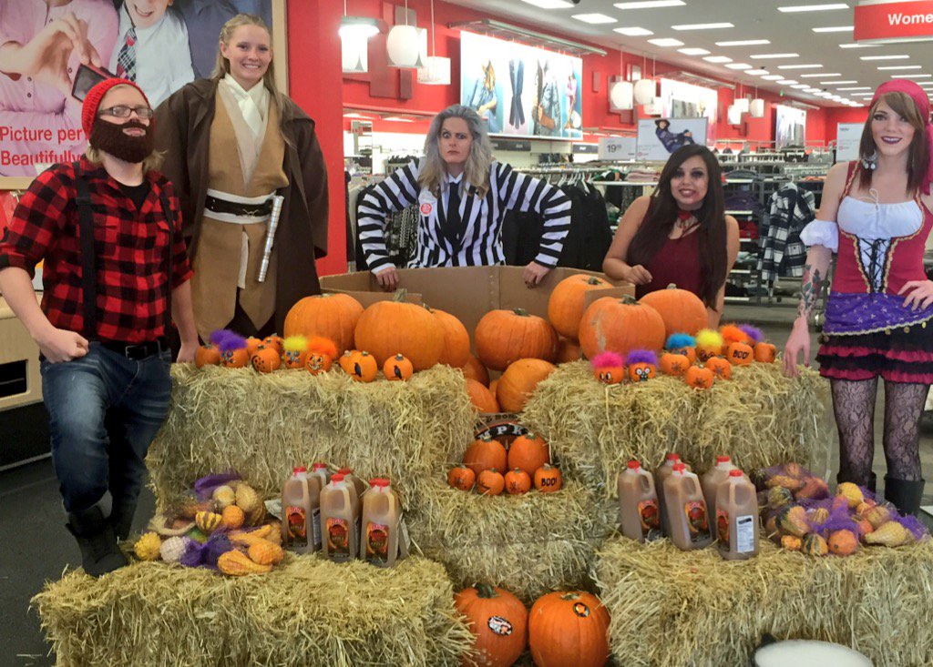 schendeeezy's tweet photo. 200+ kiddos attended West Valley's super #Spooktacular event! #YouMakeTarget @CydAllen1 @ErinTrapletti @DaveReniker https://t.co/Xg64x0CE9X