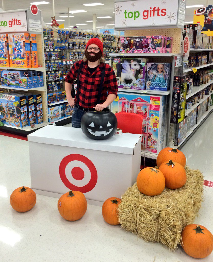 schendeeezy's tweet photo. 200+ kiddos attended West Valley's super #Spooktacular event! #YouMakeTarget @CydAllen1 @ErinTrapletti @DaveReniker https://t.co/Xg64x0CE9X