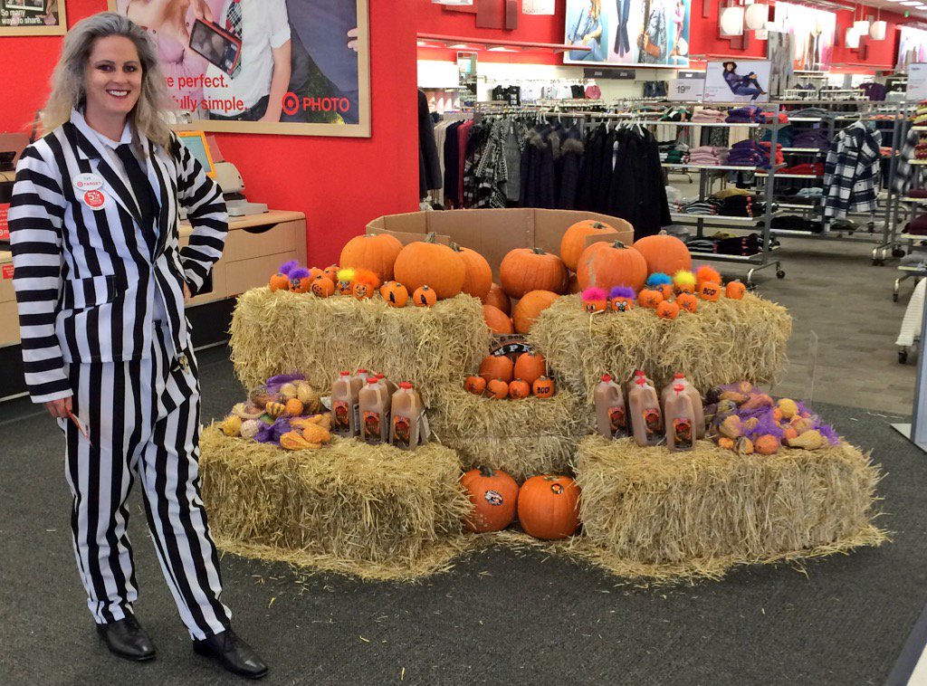 schendeeezy's tweet photo. 200+ kiddos attended West Valley's super #Spooktacular event! #YouMakeTarget @CydAllen1 @ErinTrapletti @DaveReniker https://t.co/Xg64x0CE9X