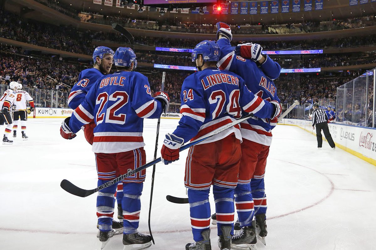 NYRangers's tweet photo. #NYR take it 4-1 over Calgary @TheGarden!!! https://t.co/zN82WkIxLv