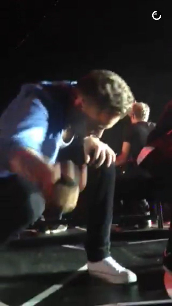 stxlesfuck's tweet image. WHEN YOU WISH YOU WERE @addictof1d MORE THAN ANYTHING😭😭😭😭😩😩😩 

#1DNotes #OTRANewcastle