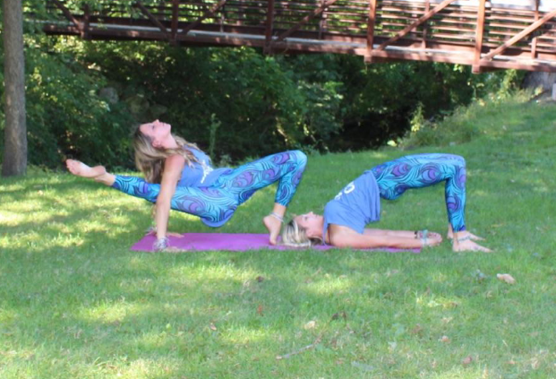 CheekyTimesTwo's tweet photo. Another #CheekyStyle weekend edition for #ChicksNTricks with #BridgePose! 
https://t.co/xssPXy8ssA https://t.co/9kiM9vFKQH