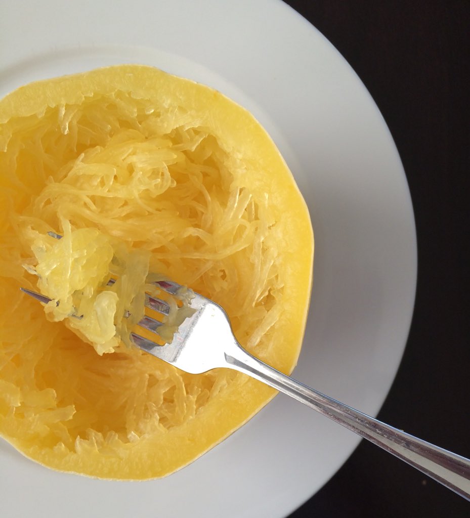 Spaghetti squash done perfectly in 7 mins thanks to <a href="/nomnompaleo/">Michelle Tam 譚穎怡</a> and the <a href="/InstantPot/">Instant Pot</a>! #jerf #paleo #lowcarb #yum