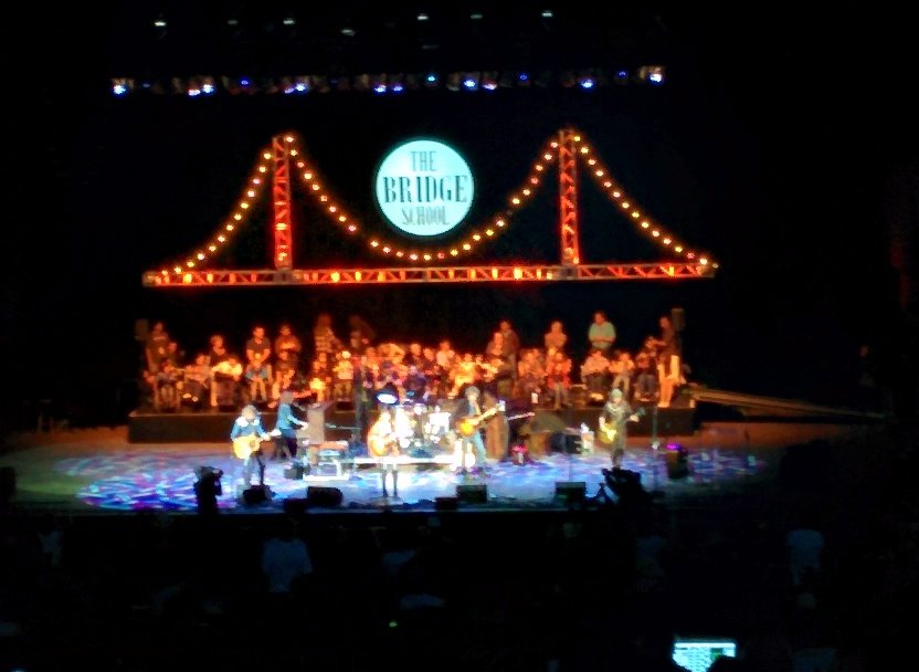 jaydiamond's tweet photo. As the sun goes down, @SherylCrow takes the stage at #bridgeconcert @ShorelineAmp https://t.co/ZpJjBGh9v3