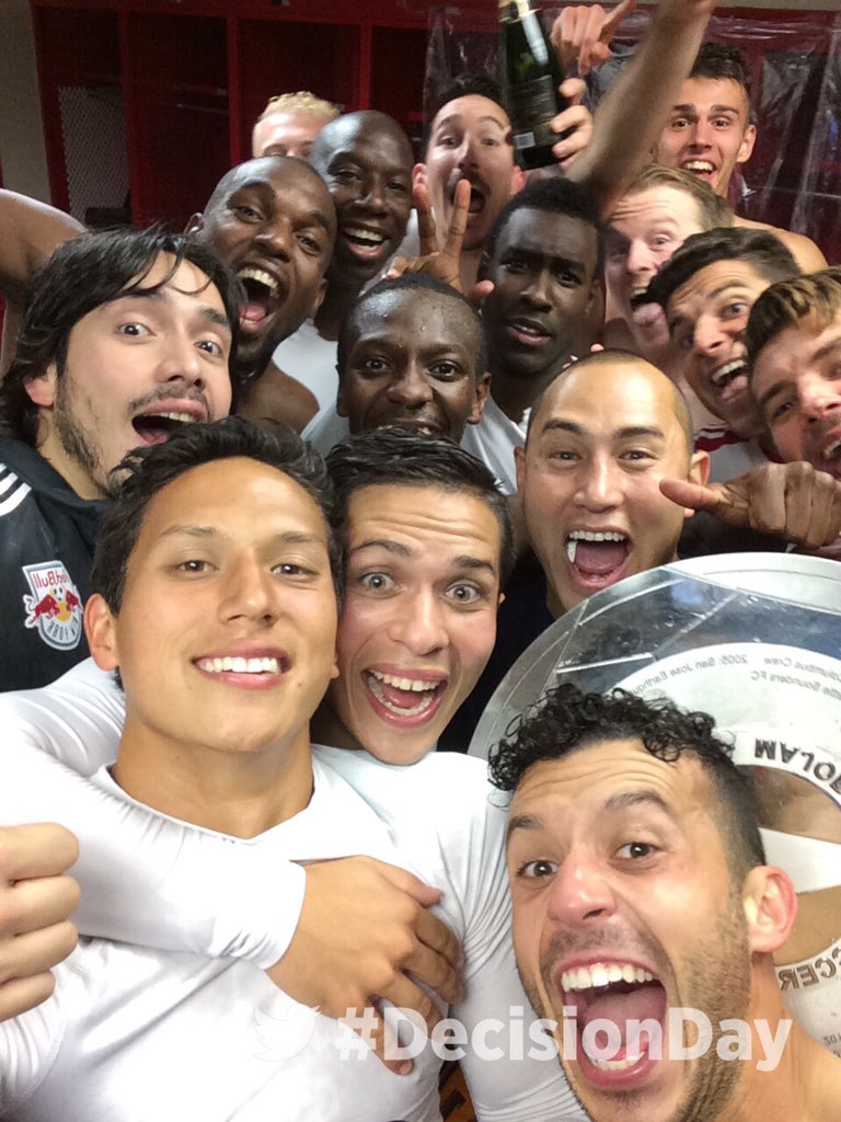 NewYorkRedBulls's tweet photo. Shield and chill. 

#REDTogether 
#DecisionDay https://t.co/rEllydWHMt