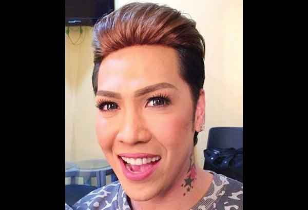 PilStarNgayon's tweet photo. Vice Ganda nabaliktad ang kapalaran sa pang-ookray?! https://t.co/ZBwa8JEylb  @vicegandako #ALDUBNewBeginnings https://t.co/brib3Vg9jK
