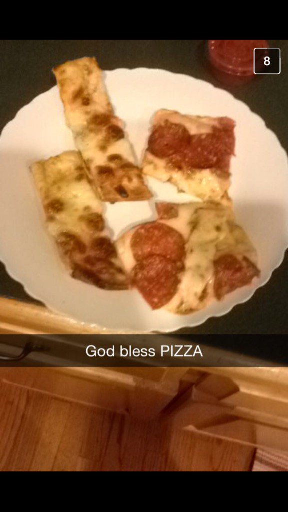OmgPizzaClub's tweet photo. #Pizza #PizzaSnaps #LoveThisFood #Food https://t.co/lp5Jk52Sz4