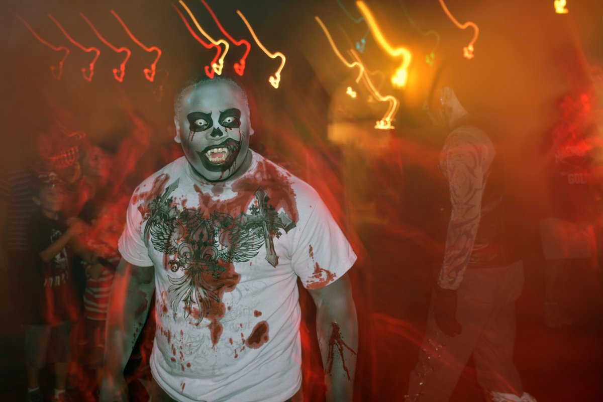 SixFlagsOverTX's tweet photo. Sweet dreams! #FrightFest #nothingscarier #Frightbynight https://t.co/zByH1m6xLr