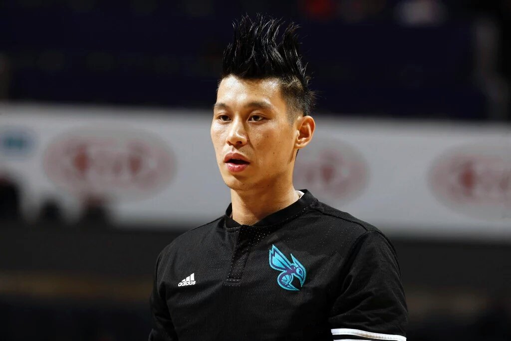 Loveforlife0323's tweet photo. Which player's hair would u most want 2 have? Treykerby all-in on @JLin7! 😂#SuperVersatile
🎥https://t.co/co5PYHWLXR https://t.co/RvbvuQ3RnS