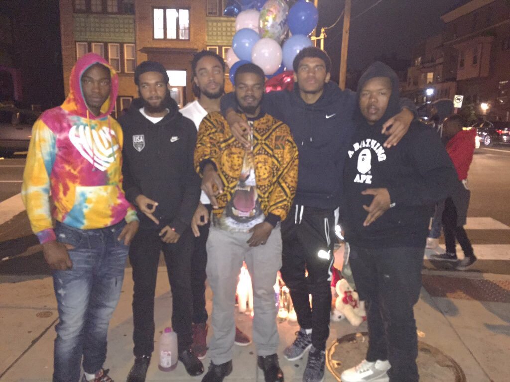 Boz_Marley's tweet photo. #GuapBlock #LLGN9 #GBB @Trey5Mir @Drew_Hefner_ @MookFns @dontshootemReek @_NastyP 💂🙏💯 https://t.co/eCqC48sK7T