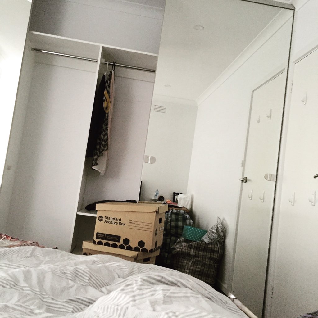 booksandlooks83's tweet photo. Having a nap in new bedroom because #movingoutoftown is exhausting https://t.co/4aMy8ir12m
