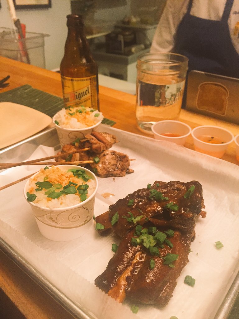 Saus_Boston's tweet photo. Second course: inihaw na manok and adobong baboy over fried garlic rice #MilagrosProject https://t.co/w2dukAUhXI