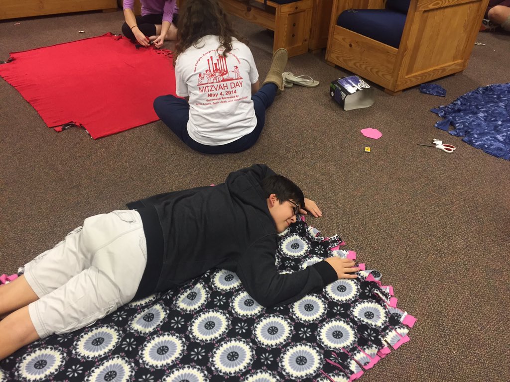 PBnJTYG's tweet photo. Had a great time at our Helping Hands Halloween Program last night! We will be donating those tie blankets! https://t.co/oO3U2sy6Df