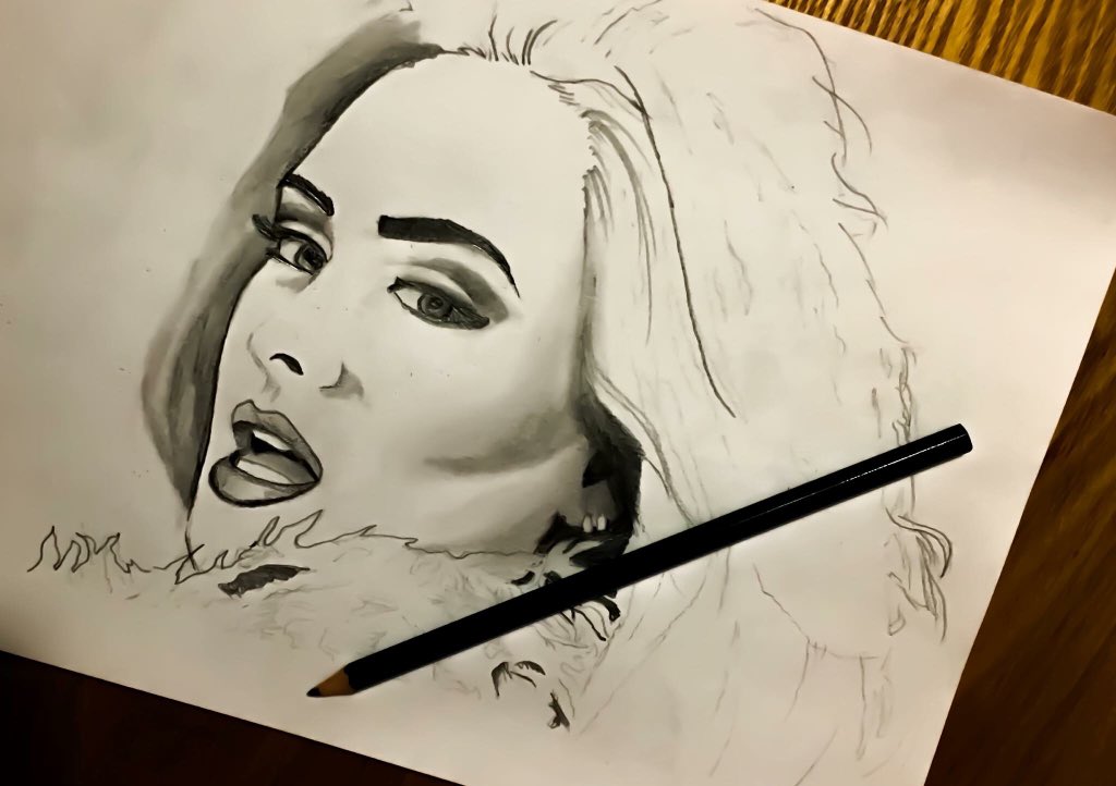 GermainKeith's tweet photo. Just working on a new Adele drawing tonight. #AdeleHello #Adele #AdeleFanArt #keithgermainart https://t.co/nUgUQ7j87r