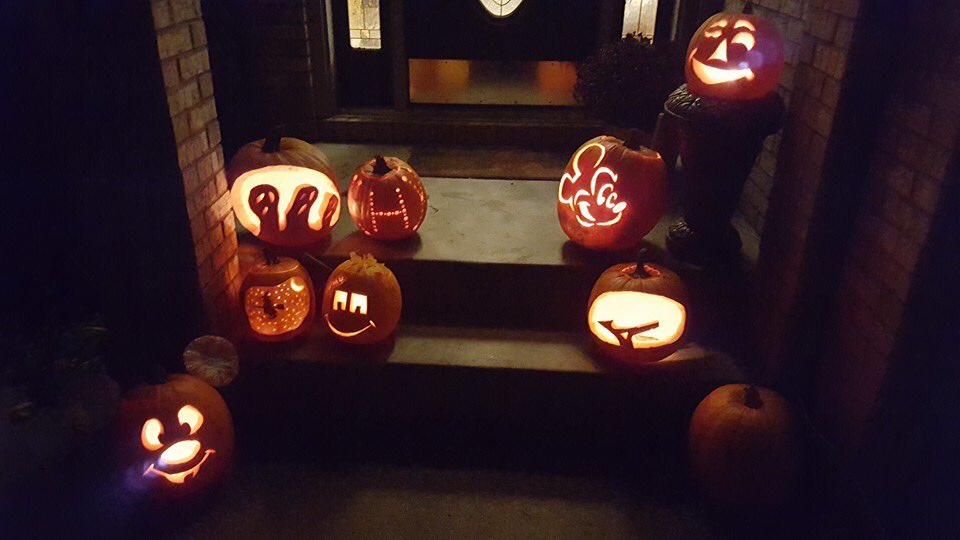 RyanPHiller's tweet photo. 2015 pumpkins carving contest, I think we all know which one won..@Golf_Mizuno @LukeDonald #NothingFeelsLikeAMizuno https://t.co/kiUUIy2Mcv
